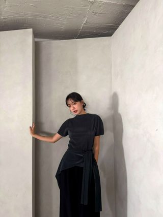 黑色