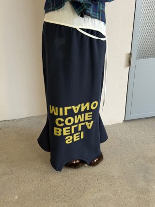 藏青色
