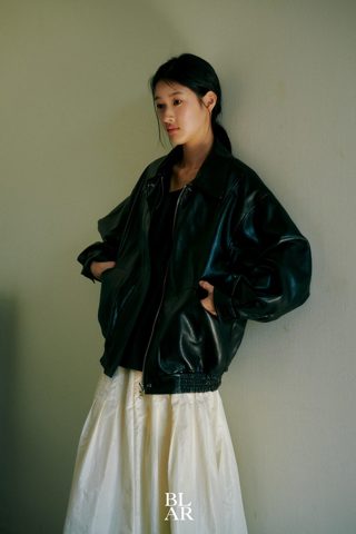 黑色