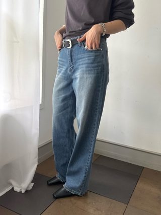 浅蓝色