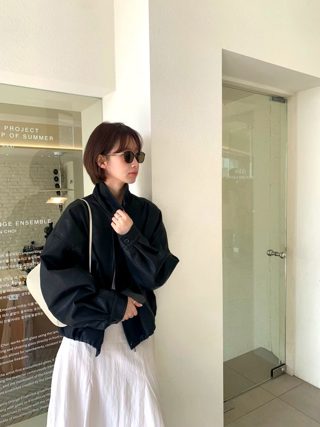 黑色
