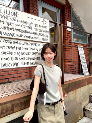 灰色
