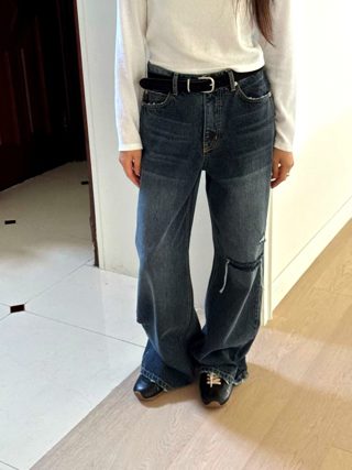 深蓝色