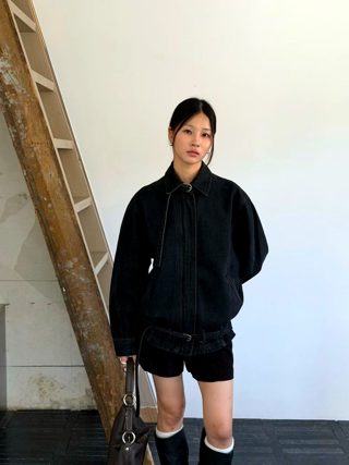 黑色