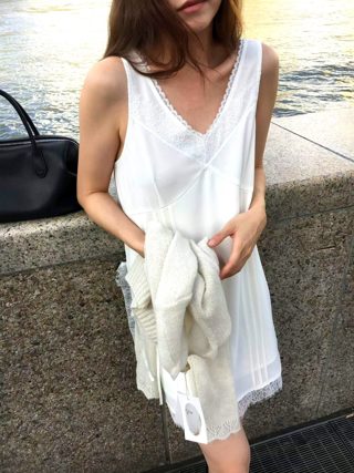 白色