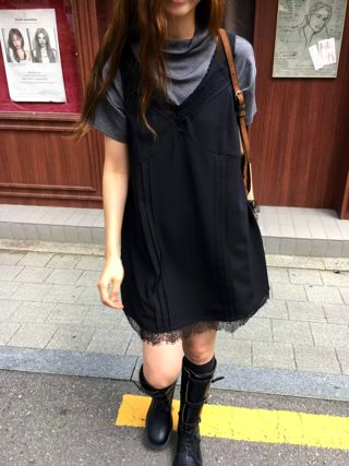 黑色