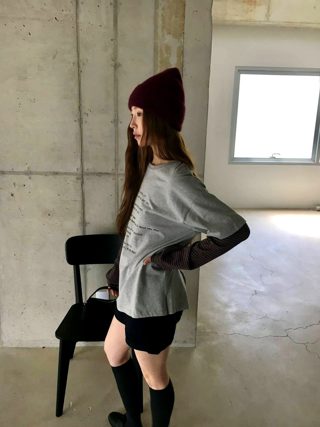 灰色