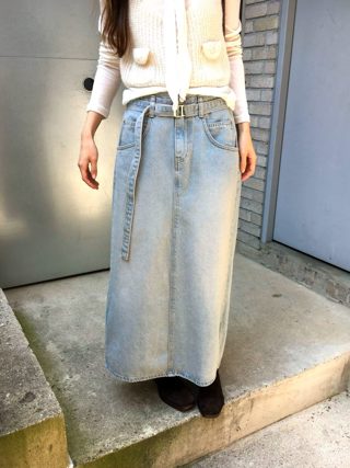 灰色
