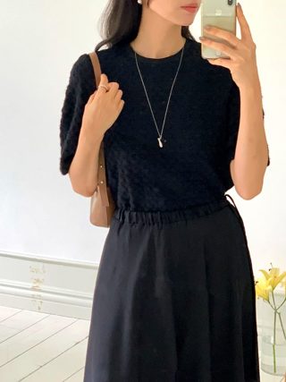 黑色