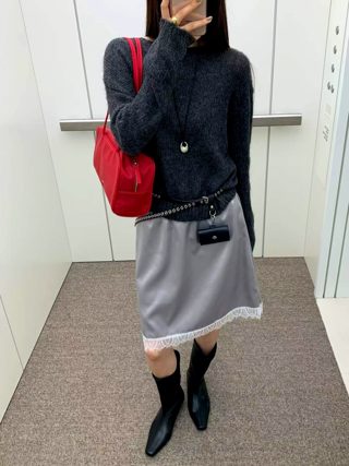 灰色