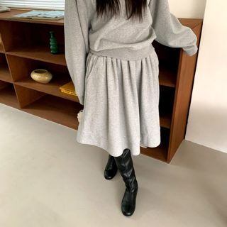 灰色