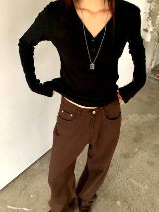 黑色
