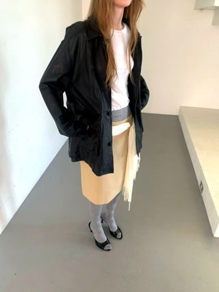 黑色
