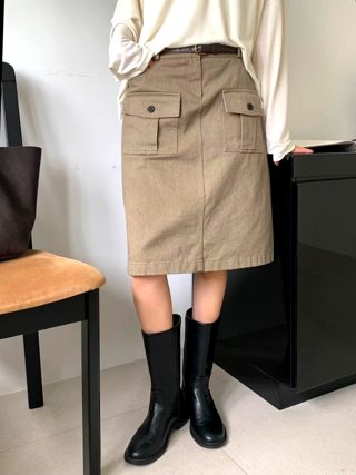 卡其色