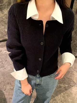 深蓝色