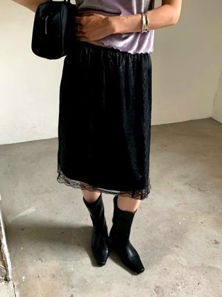 黑色