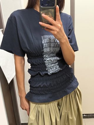藏青色