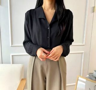 黑色