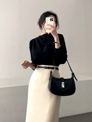黑色