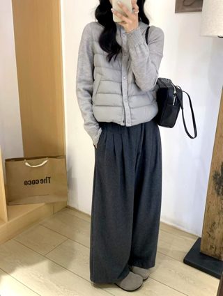 灰色