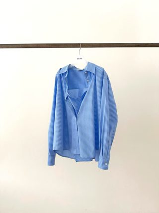 蓝色