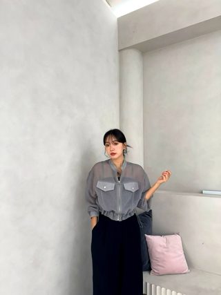 灰色
