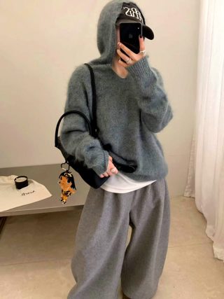 灰色