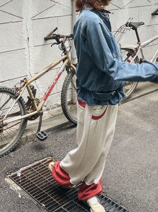 蓝色