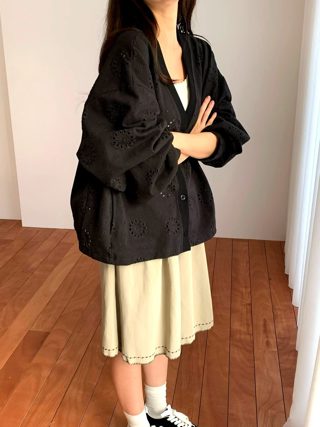 黑色