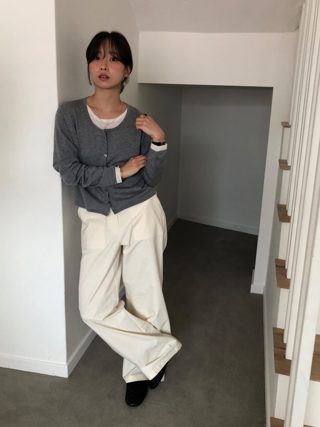 灰色