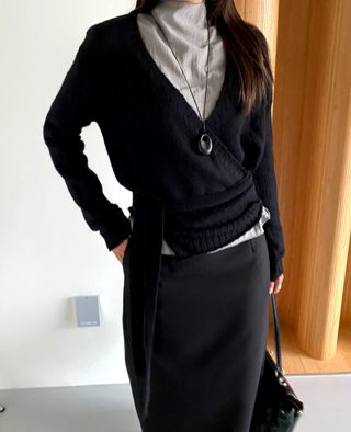 黑色