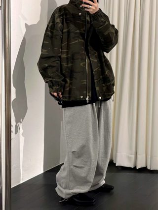 灰色