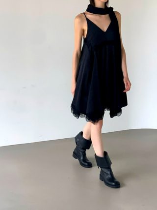 黑色