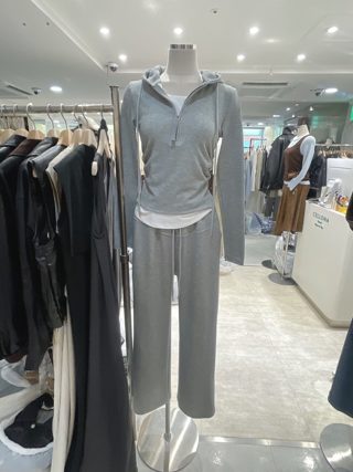 灰色