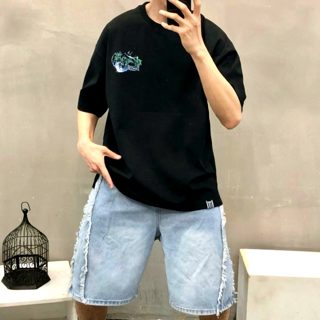 黑色