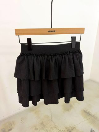 黑色
