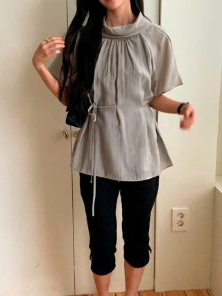 灰色