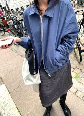 蓝色