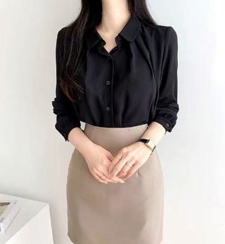 黑色
