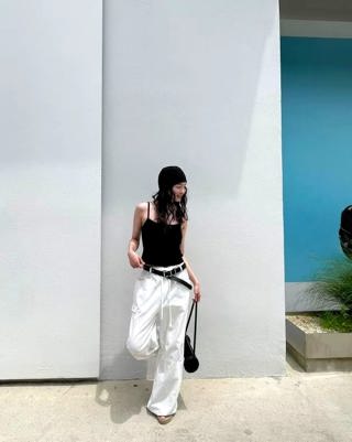 白色