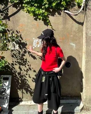 红色