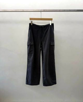 深蓝色
