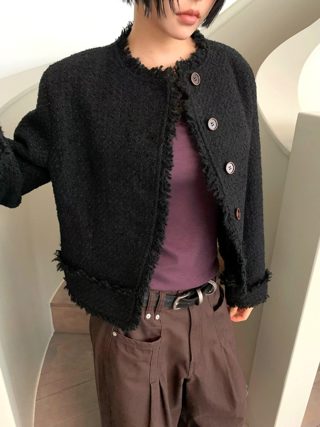 黑色