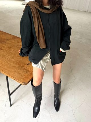 黑色