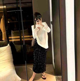 黑色