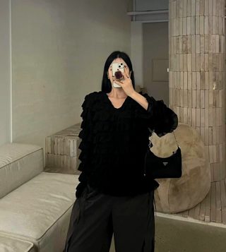 黑色