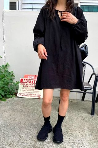 黑色