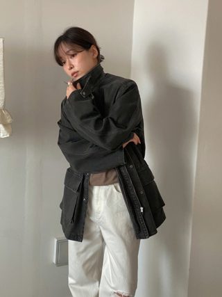 黑色