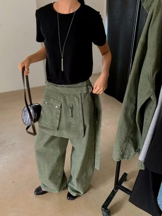 黑色