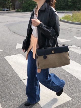 黑色
